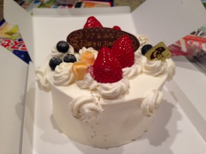 写真2　サプライズのバースデイケーキ
